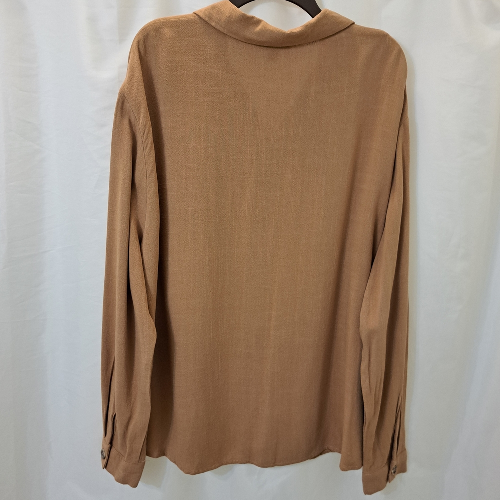 NWT SZ L She + Sky Tan Linen Blend Button-Up Blouse - Picture 9 of 9